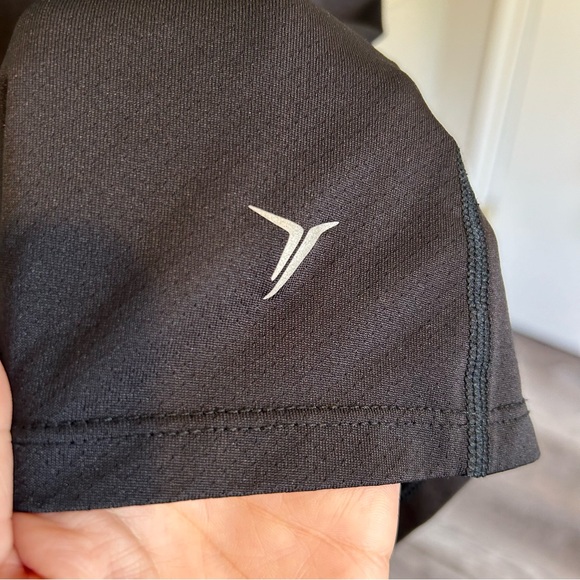 Old Navy Active Lightweight Black Racerback Athletic Tank Top Women’s Medium - Picture 3 of 4